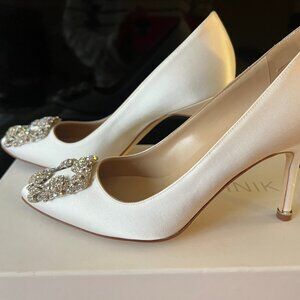 Manolo Blahnik Hangisi 90 Satin White Pump with Jewel